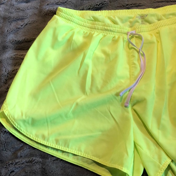 Old Navy Pants - Women’s Old Navy Active Shorts